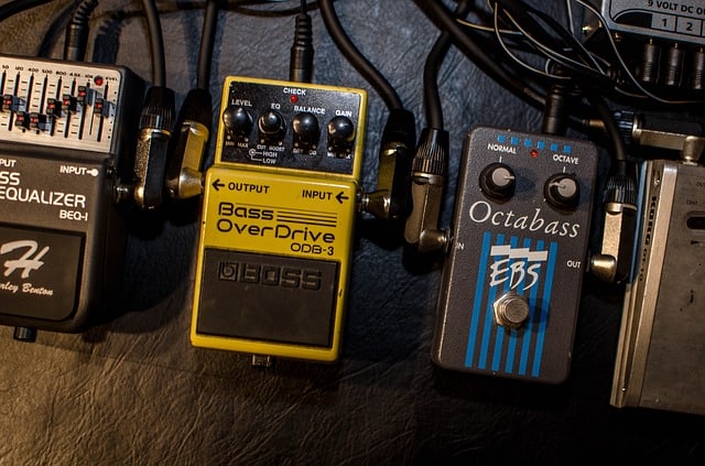 At least three stompboxes that we can use on bass guitars